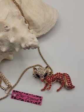 Betsey Johnson Red Crystal Fox Pendant Necklace Gold Tone Chain 28"